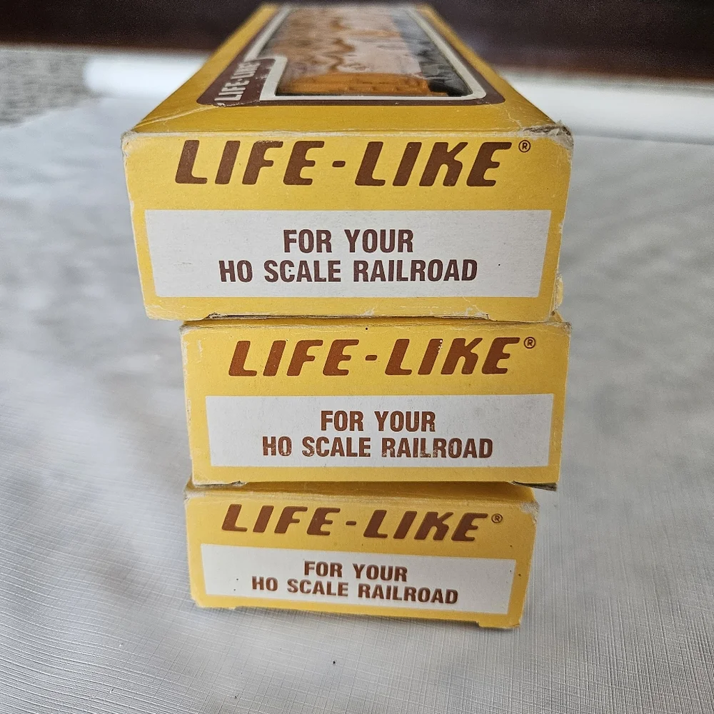 Lot of 3 Life Like Ho Scale Thrall Door #8990, #8513 Burlington #8461 Cattle Car